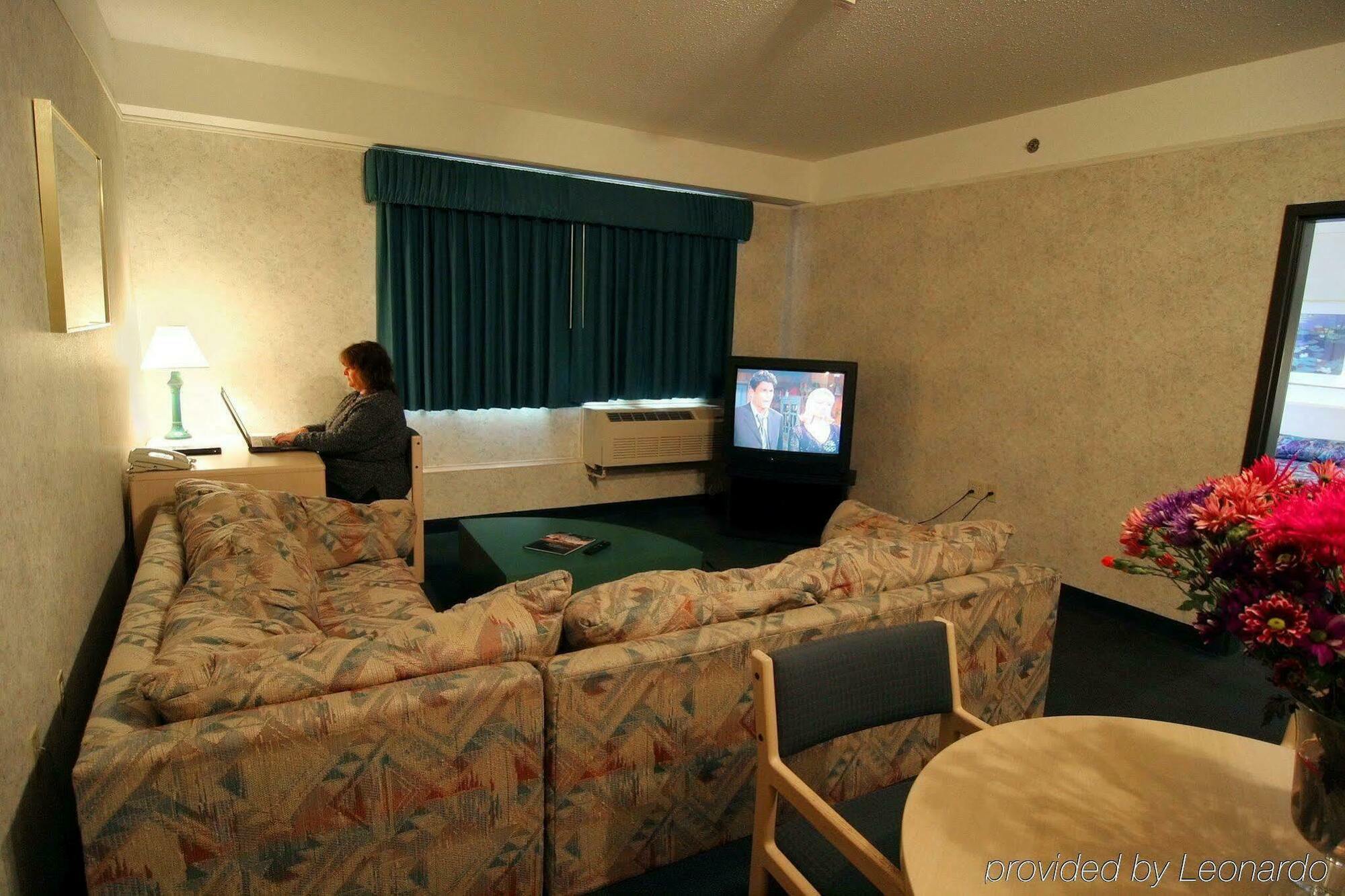American Inn & Suites 워터포드 외부 사진
